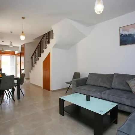 Star House * Pafos