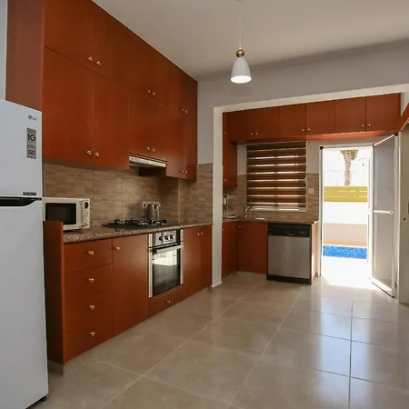 Star House Dom wakacyjny Pafos