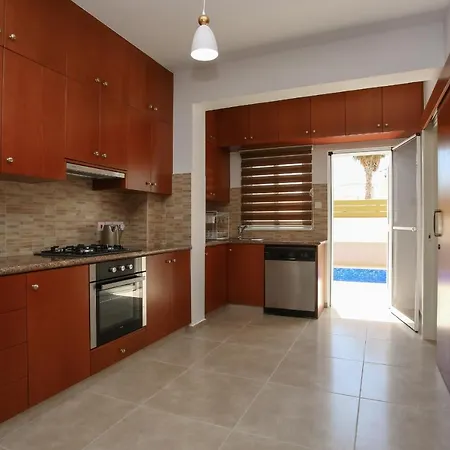Star House Dom wakacyjny Pafos